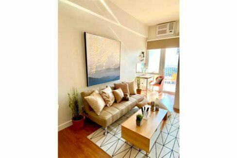 81-rent-1br-marcopolo-lahug-03-living2