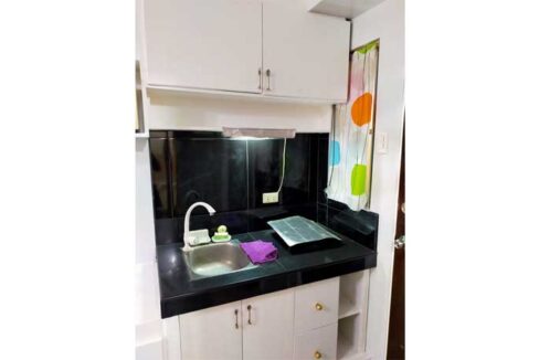 30-resale-urbandecahomestipolo-s-4-kitchen2