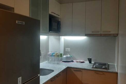 mactan-rent-29-pacificresidences-s-4-kitchen1