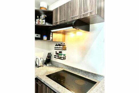 osmena-rent-29-horizons101-2br-3-kitchen2