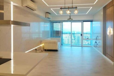 33-resale-parkpoint-2br-1-living1