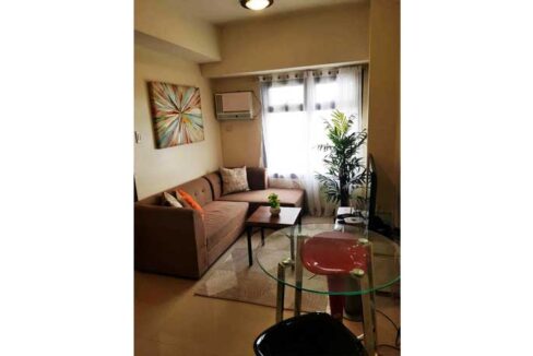 Lahug-rent-86-AzaleaPlace-1BR-2-Living1