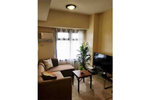 Lahug-rent-86-AzaleaPlace-1BR-2-Living2