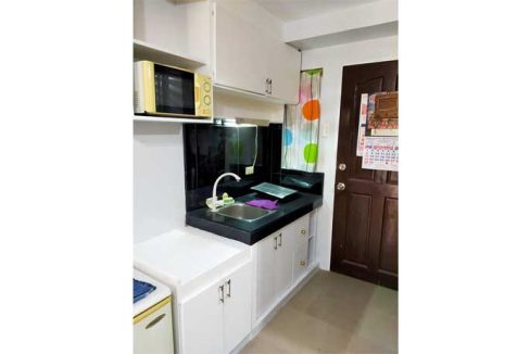 30-resale-urbandecahomestipolo-s-4-kitchen1