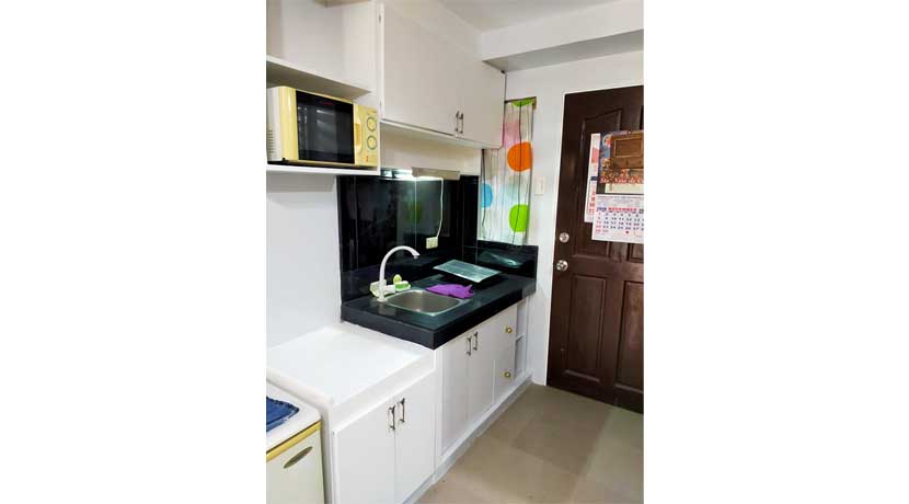 30-resale-urbandecahomestipolo-s-4-kitchen1