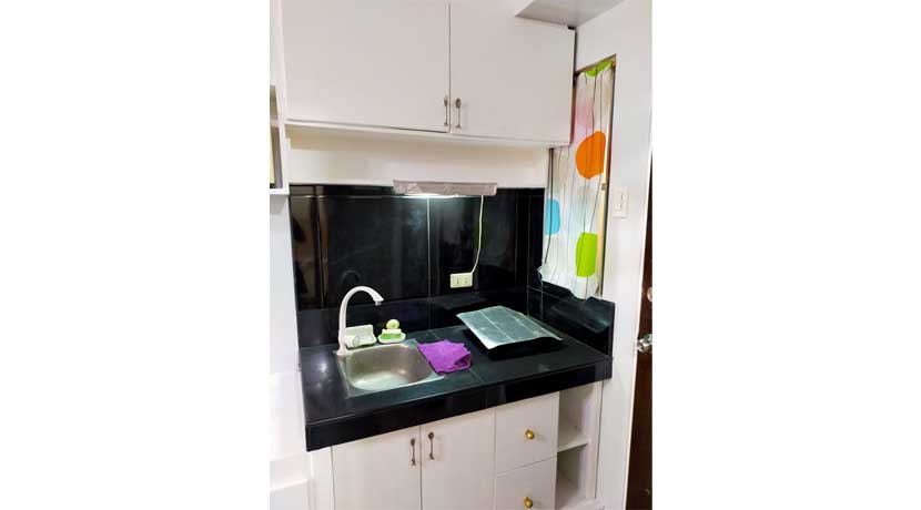 30-resale-urbandecahomestipolo-s-4-kitchen2