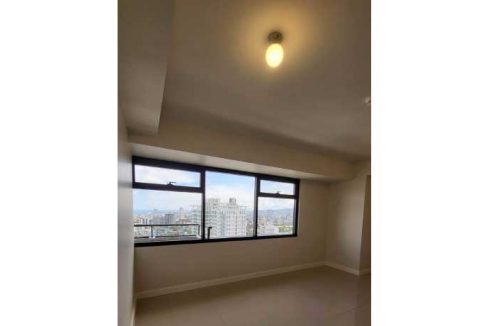 38-resale-thealcoves-1br-2-living1