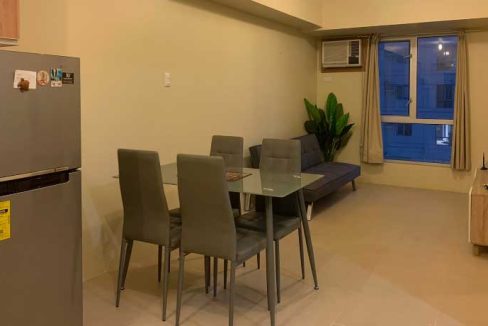 itpark-rent-157-avidariala-1br-2-living1