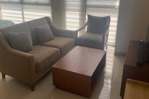 mactan-rent-33-onemanchester-1br-2-living1