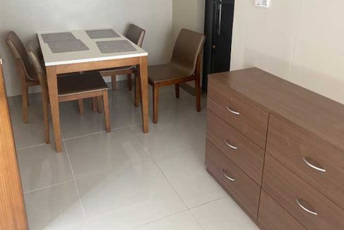 mactan-rent-33-onemanchester-1br-4-dining1