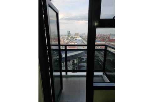 NRA-Rent-6-Galleria-Residences-1BR-4-balcony1