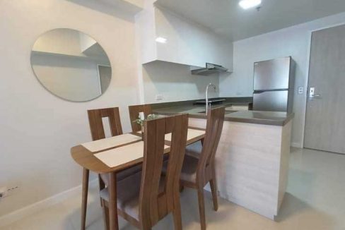 Mandaue-Rent-20-Mandani-Bay-1BR-3-dining2