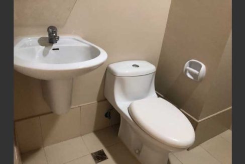 it-park-rent-175-avida-towers-s-3-bath1