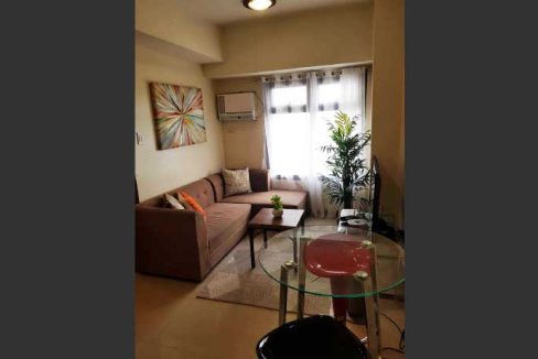 lahug-rent-93-azaleaplace-1br-2-living2