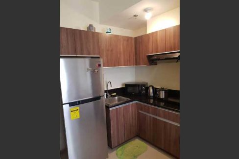 lahug-rent-93-azaleaplace-1br-3-kitchen2