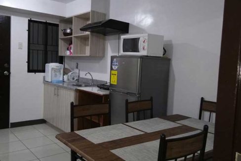 mandaue-rent-24-urban-deca-homes-hernan-2br-4-kitchen2