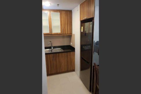 Lahug-Rent-102-Marco-Polo-Residences-1BR-4-kitchen1