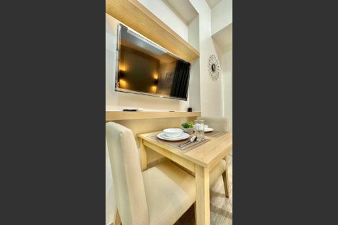lahug-rent-101-the-median-s-2-dining1