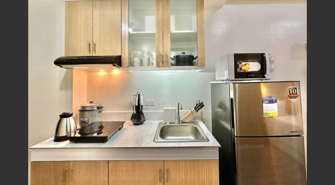 lahug-rent-101-the-median-s-3-kitchen1