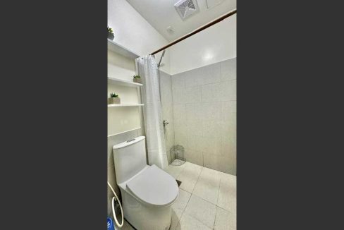 lahug-rent-101-the-median-s-4-bath1