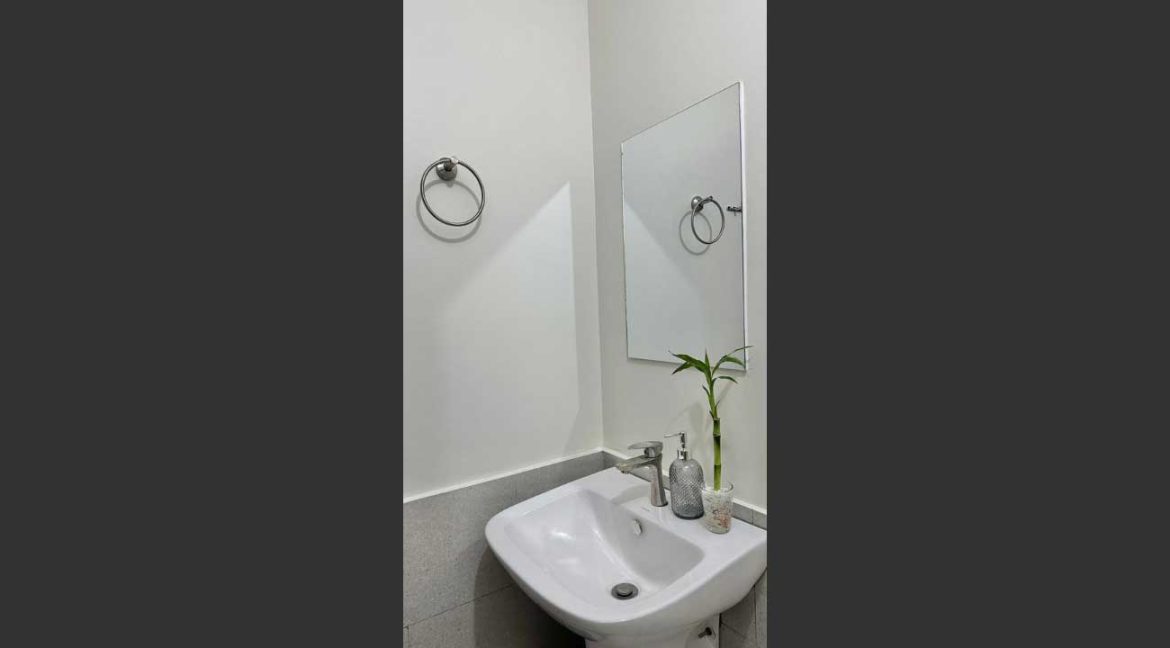 lahug-rent-101-the-median-s-4-bath2