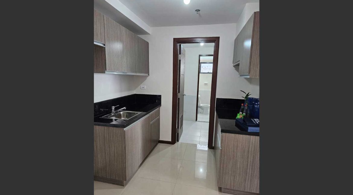 70-Resale-NRA-Galleria-Residences-2BR-4-kitchen1