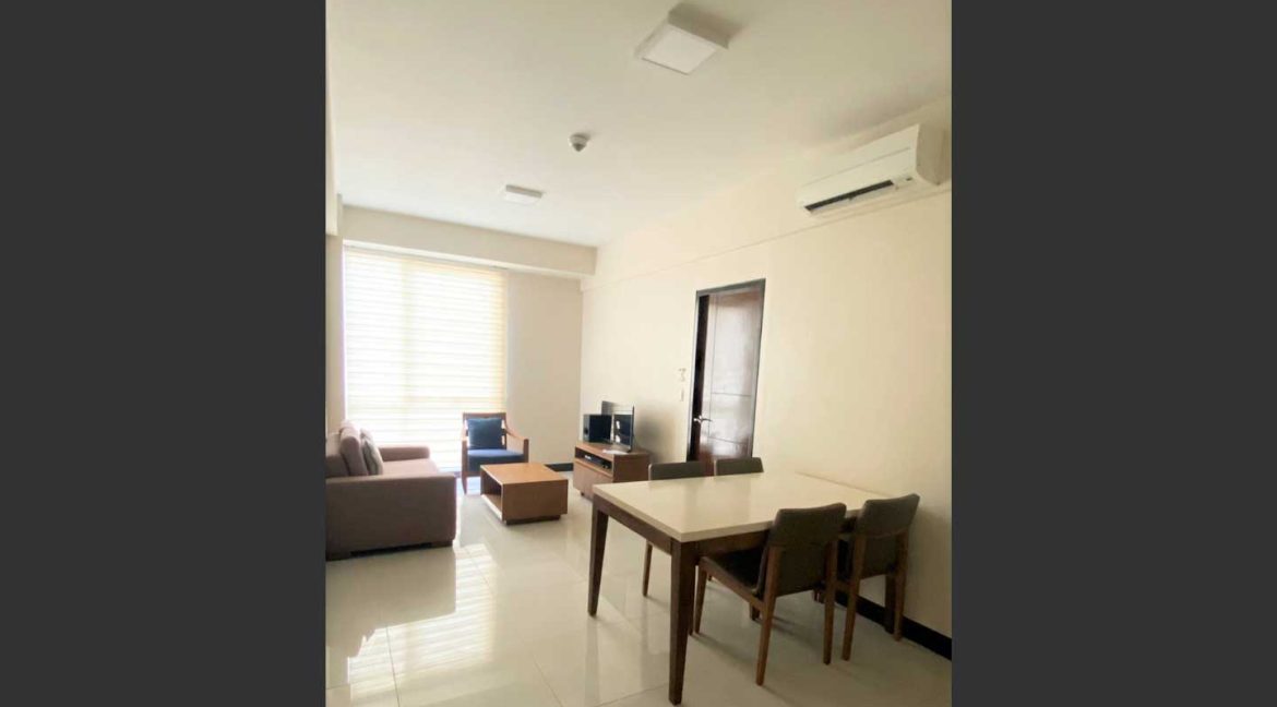 mactan-rent-47-8-newtown-1br-2-living1