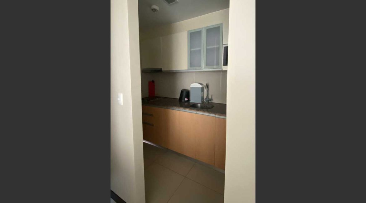 mactan-rent-47-8-newtown-1br-5-kitchen1