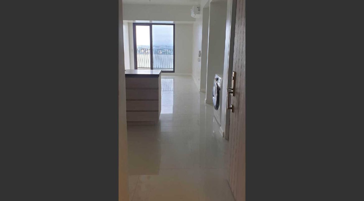 72-Resale-Mandaue-Mandani-Bay-Suites-2BR-1-room2