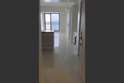 72-Resale-Mandaue-Mandani-Bay-Suites-2BR-1-room2