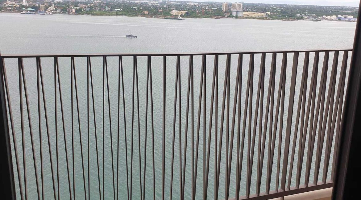 72-Resale-Mandaue-Mandani-Bay-Suites-2BR-3-balcony1
