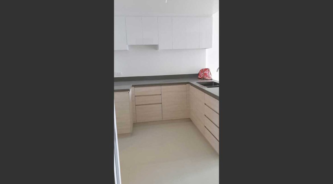 72-Resale-Mandaue-Mandani-Bay-Suites-2BR-4-kitchen1