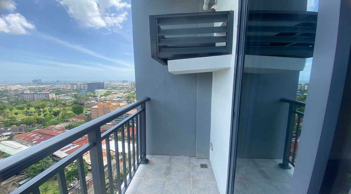 80-resale-grand-residences-s-2-balcony2