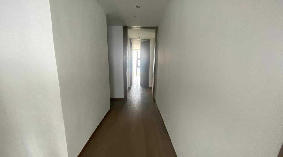 81-resale-the-residences-at-sheraton-2br-3-hallway1