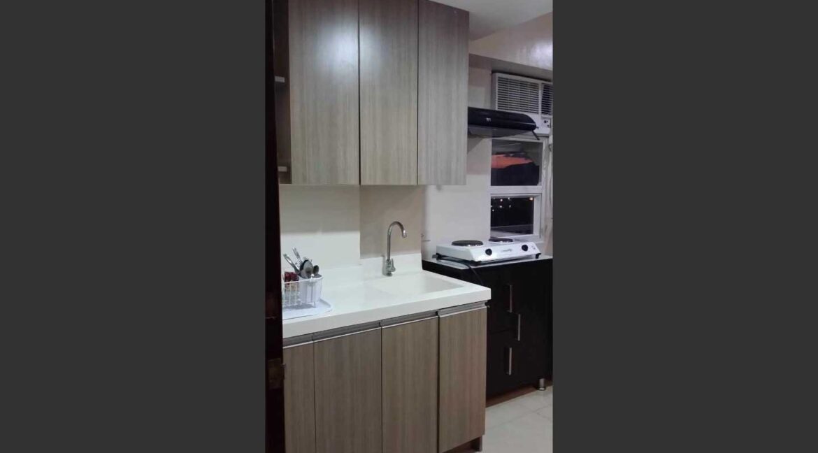 85-resale-la-guardia-flats-2-s-2-kitchen1