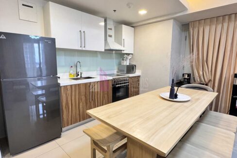 alcoves-1br-mid-floor-02